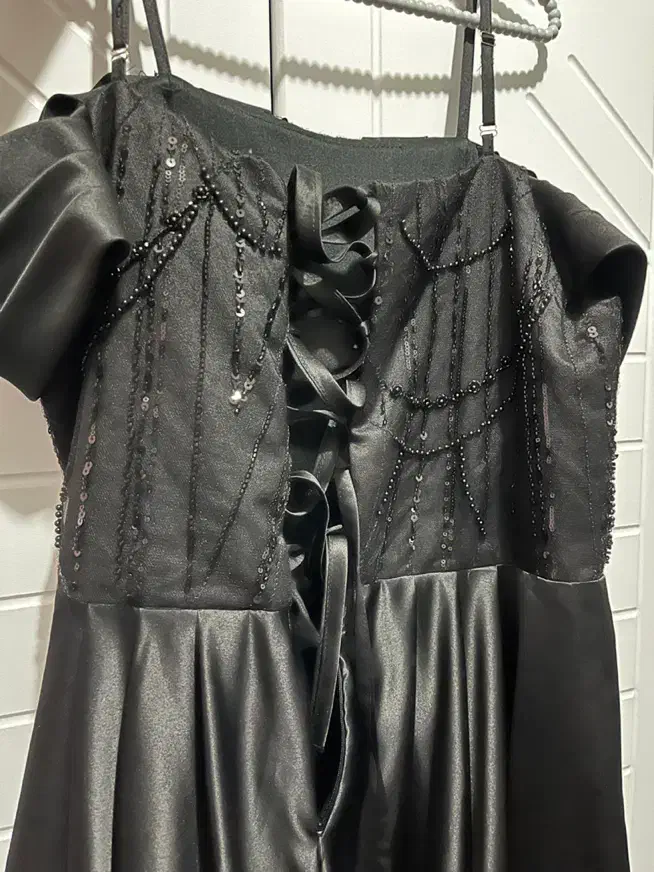 لباس مجلسی|لباس|شلمان, |دیوار