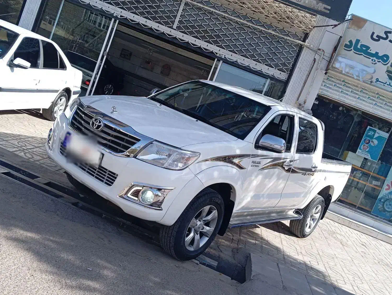دو دستگاه تویوتا هایلوکس مدل2013و2006|خودرو سواری و وانت|مشهد, رضاشهر|دیوار