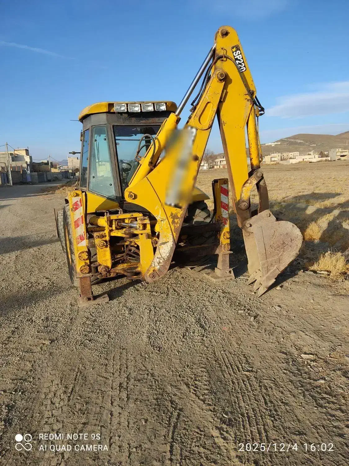 بیل بکهو لودر سنوپارس 220 معاوضه با  بنز|خودرو سنگین|ملایر, |دیوار