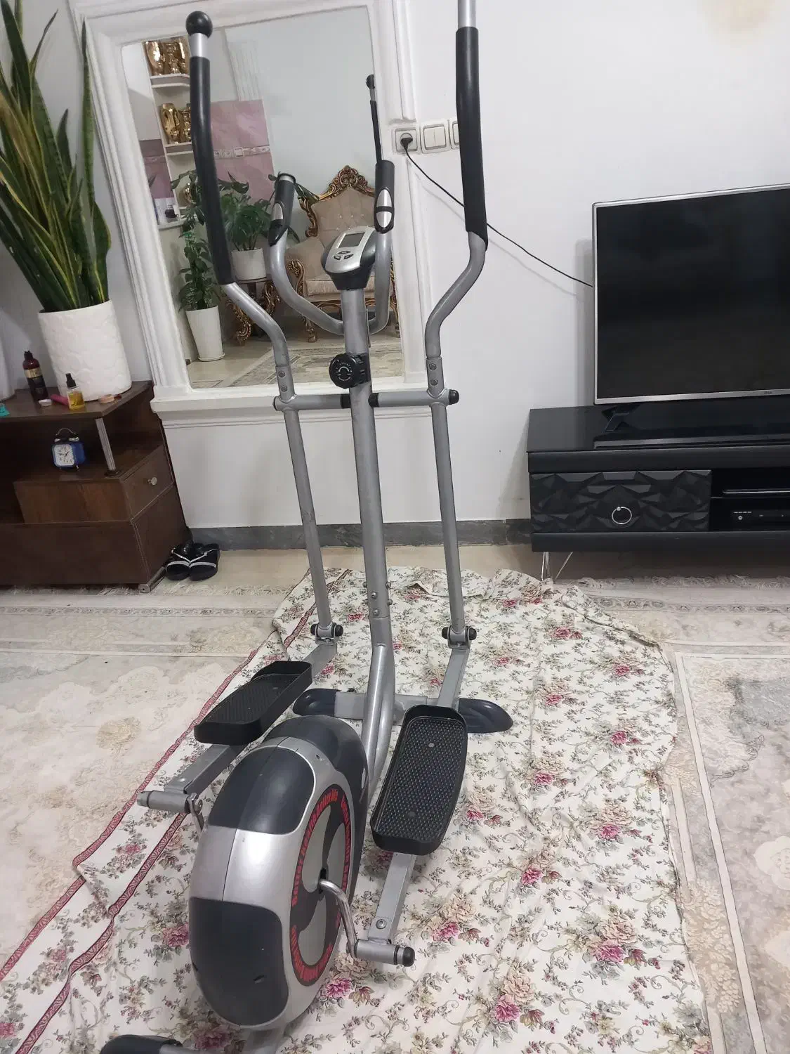 دوچرخه مانیتور دار در حد|تجهیزات ورزشی|ری, علایین|دیوار