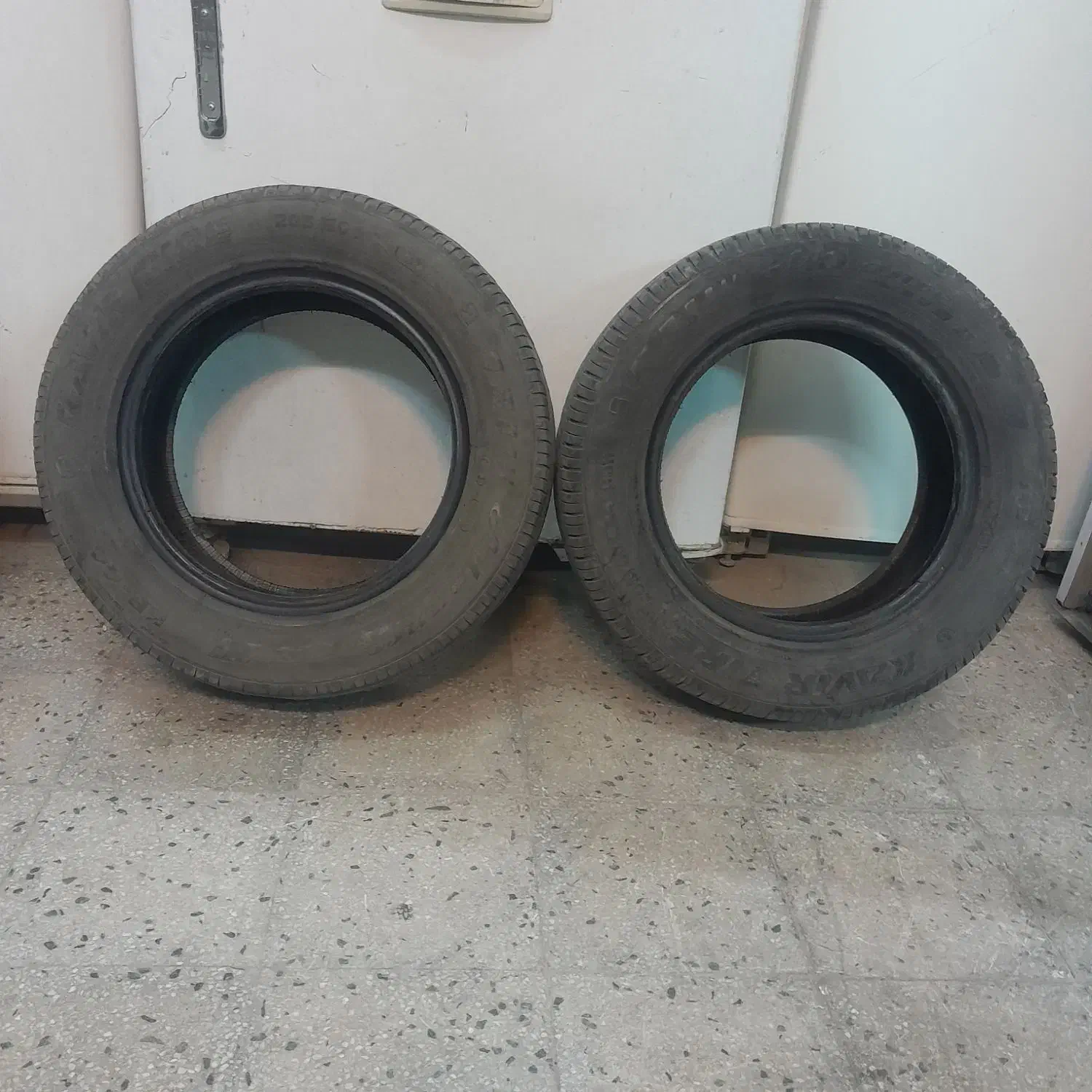 ۲عدد لاستیک کویر ۲۰۵ رینگ ۱۴|قطعات یدکی و لوازم جانبی|شازند, |دیوار