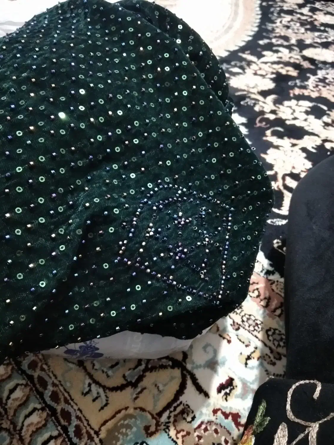 سلام پارچه مخمل نگین دار سبز خوشرنگ|لباس|یاسوج, |دیوار