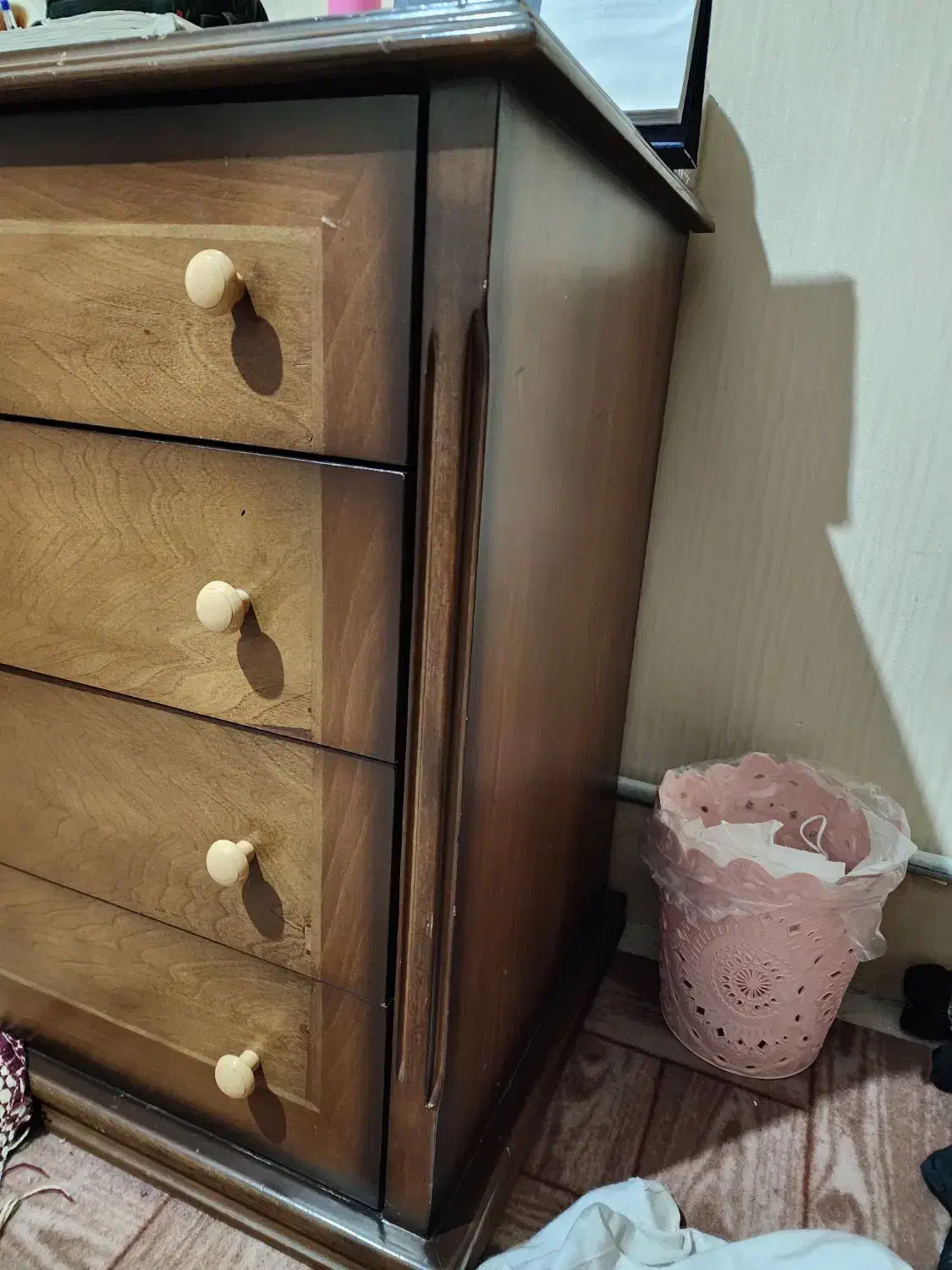 دراور ۴ کشویی|جاکفشی، کمد، دراور|هشتگرد, شهرک بعثت|دیوار