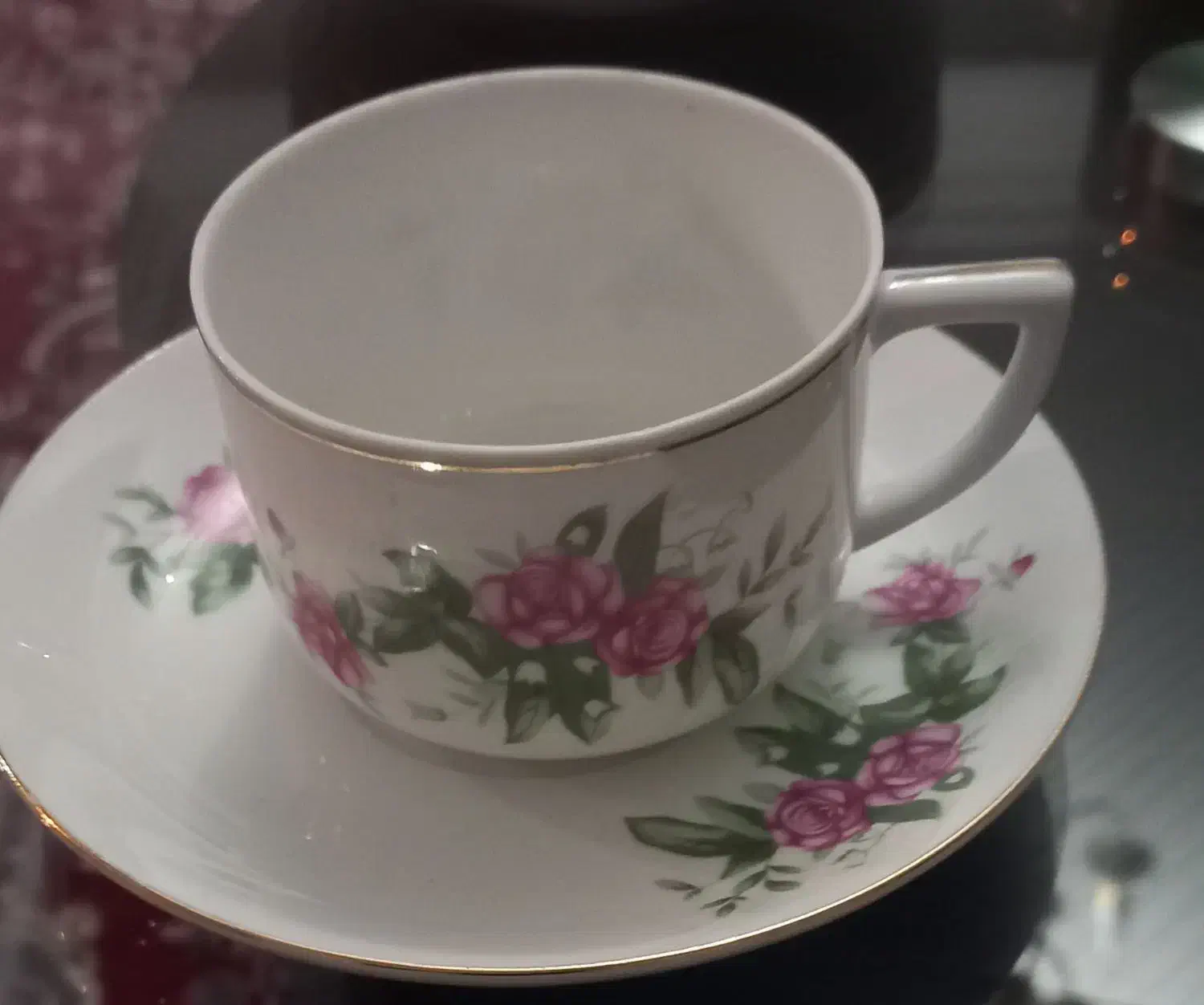 یک دست فنجان ونعلبکی گل سرخی قدیمی با قندان نو|ظروف سرو و پذیرایی|گرگان, |دیوار