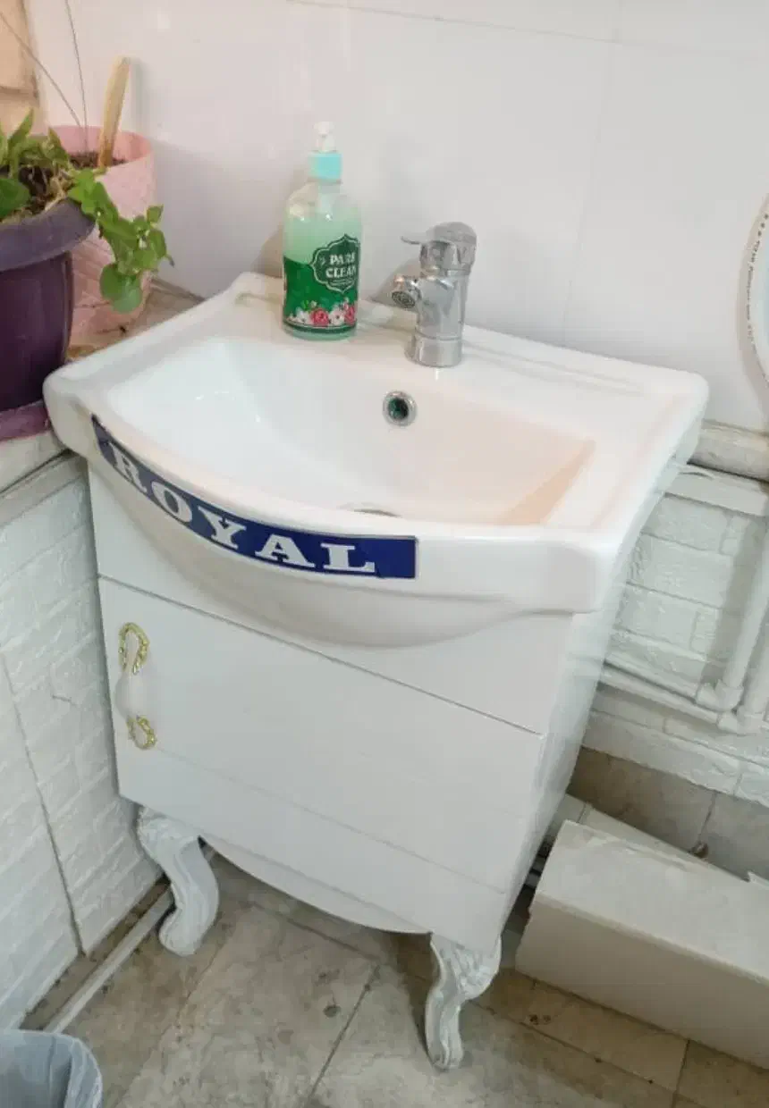 روشویی کابینتی به همراه شیرآلات و آینه|لوازم سرویس بهداشتی|مشهد, ملک‌آباد|دیوار