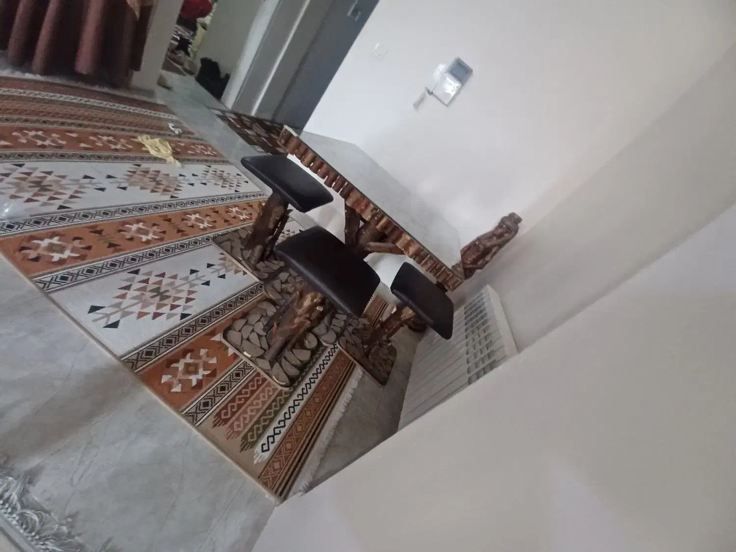 میز ناهار خوری|میز و صندلی غذاخوری|بومهن, |دیوار