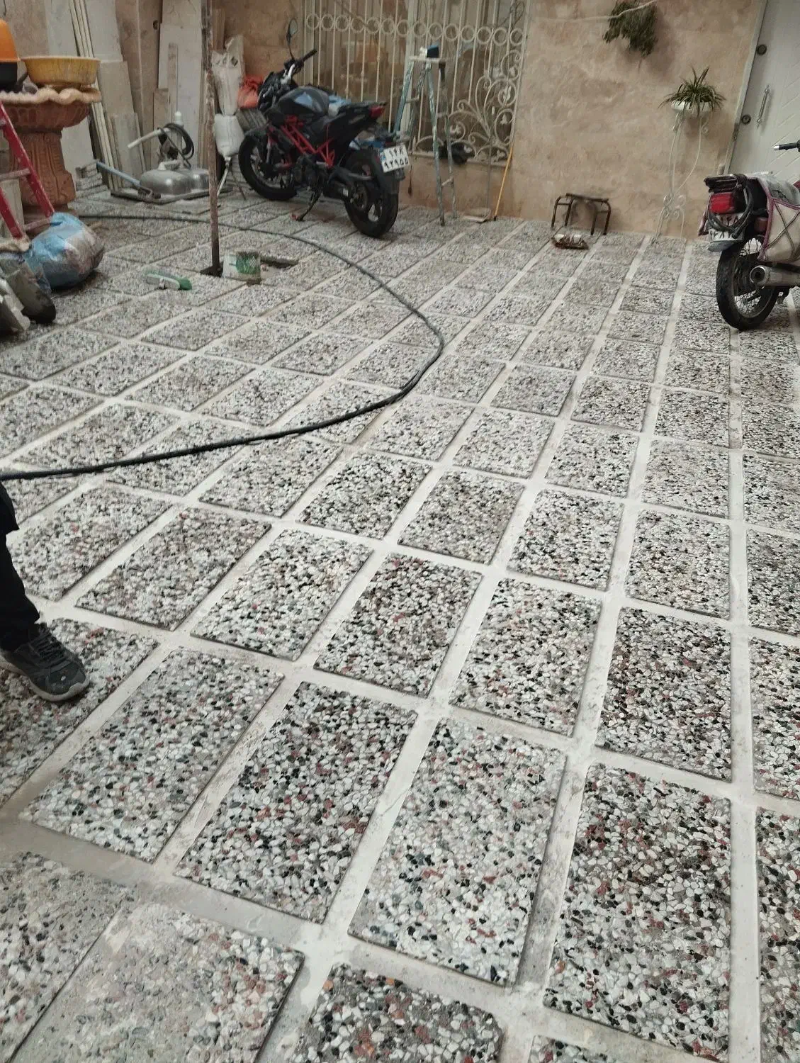 کلیه کارهای بنایی کاشی سرامیک سرویسها وغیره|خدمات پیشه و مهارت|تهران, سلسبیل جنوبی|دیوار