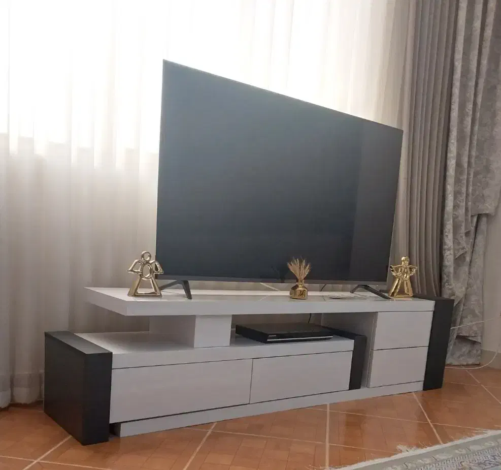 میزتلویزیون|میز تلویزیون|اندیشه, اندیشه فاز ۱|دیوار