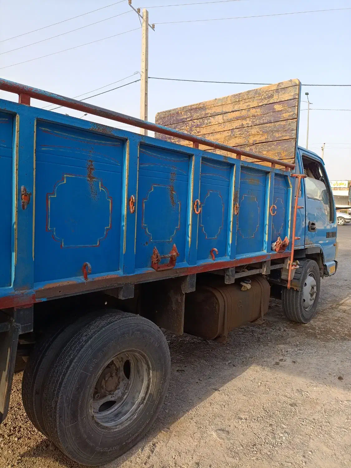 جک آراز|خودرو سنگین|بم, |دیوار