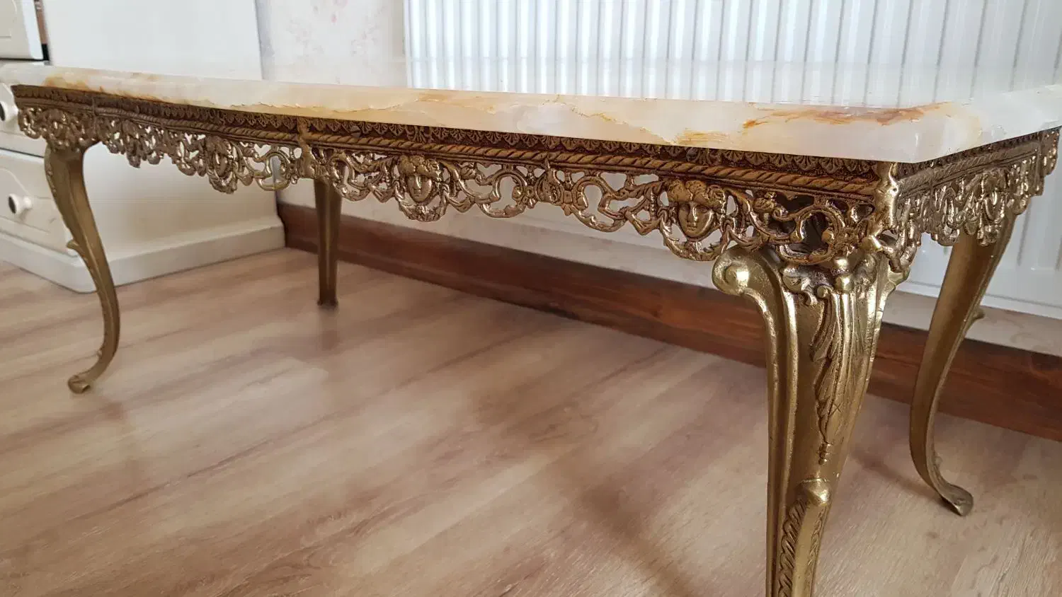 میز جلو مبلی برنزی|مبلمان خانگی و میز عسلی|تبریز, |دیوار