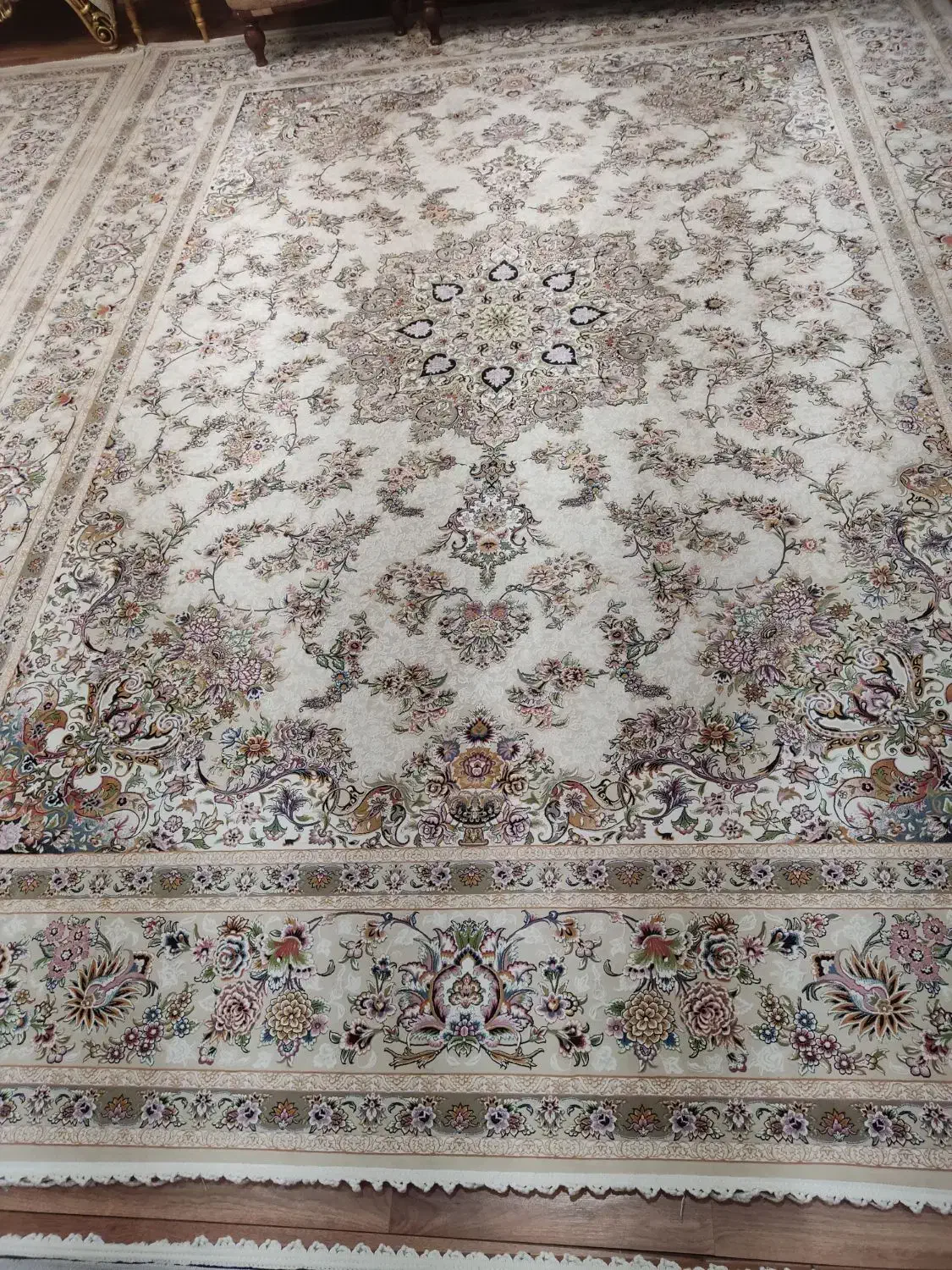 دو تخته فرش ماشینی 12متری برجسته نونو|فرش|تبریز, |دیوار