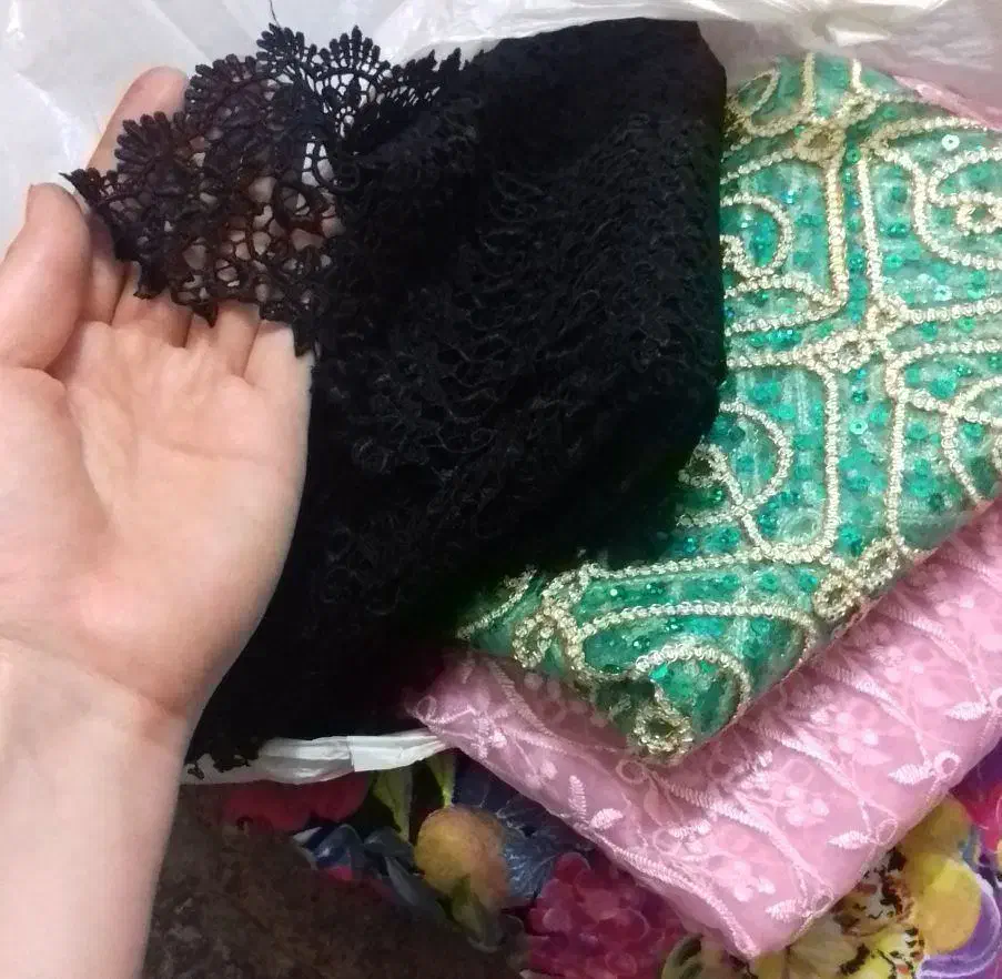 پنج پارچه مجلسی و یک پارچه چادر مجلسی|لباس|فردیس, طالقانی|دیوار