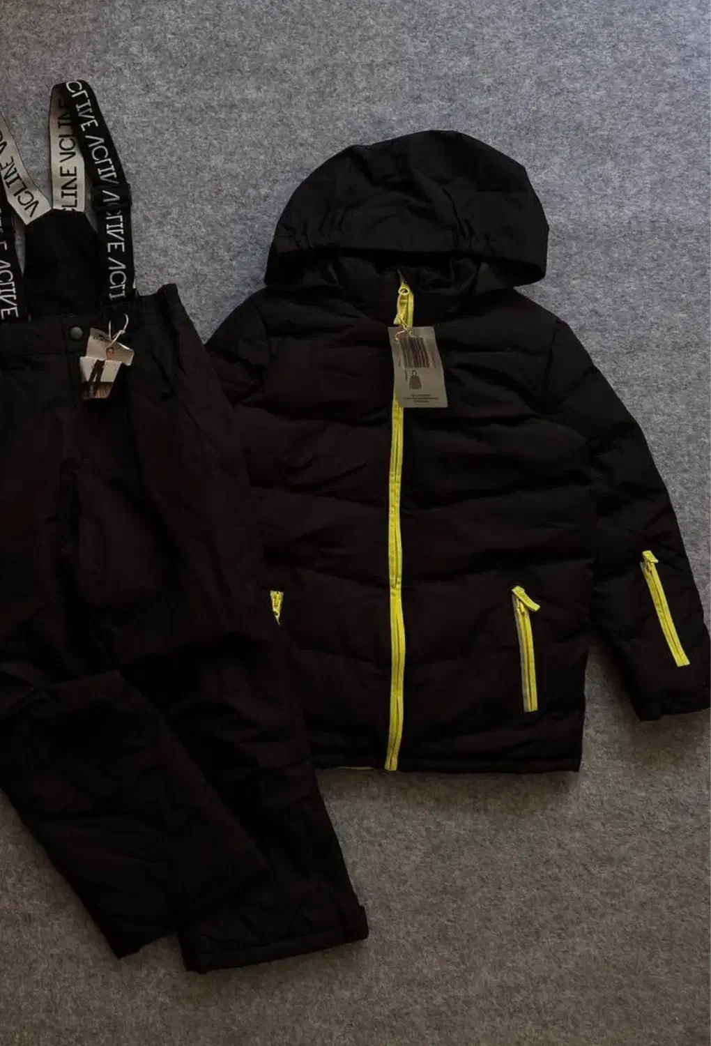 لباس اسکی بچگانه|کفش و لباس بچه|مهاباد (آذربایجان غربی), |دیوار