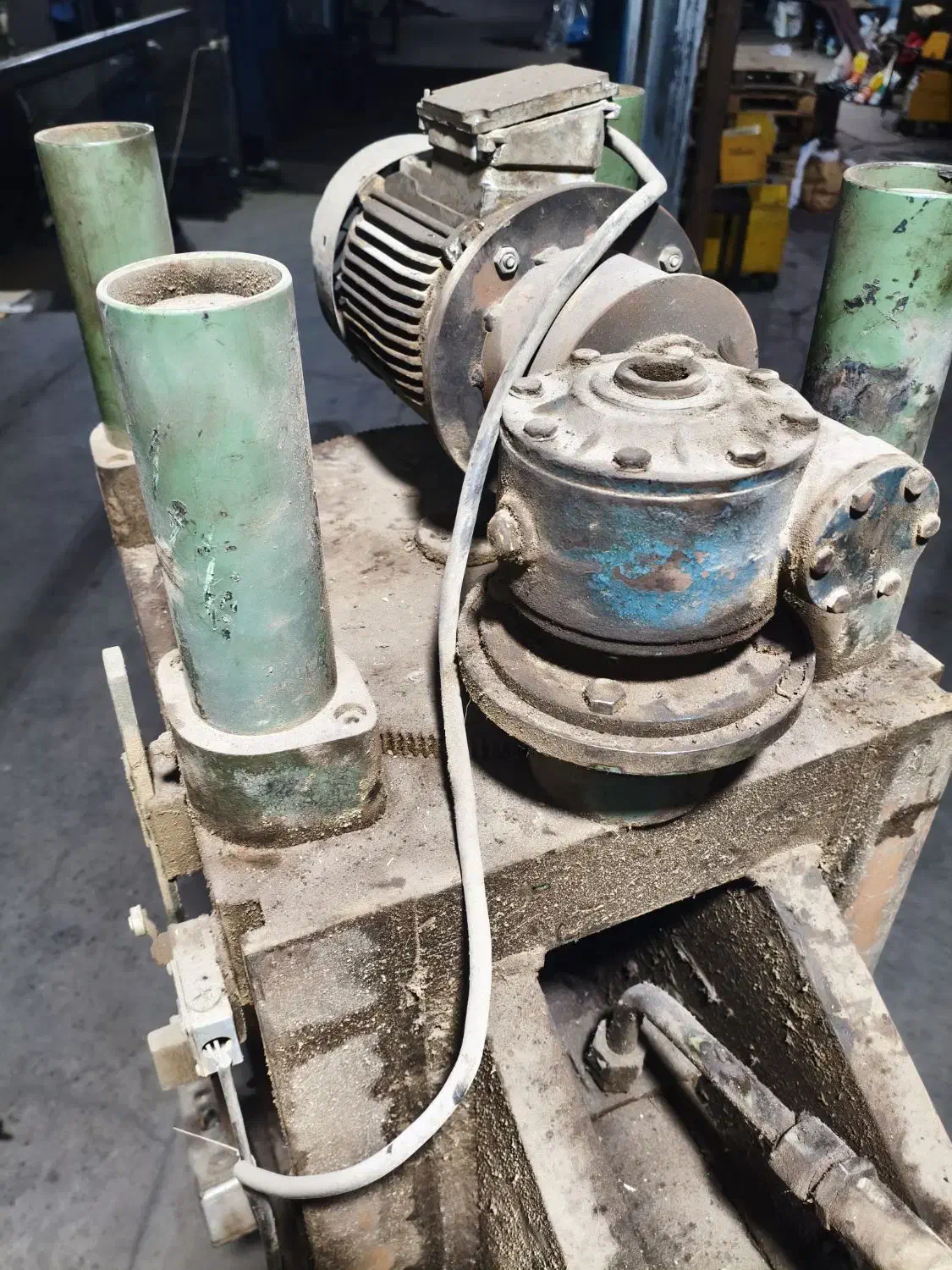 دستگاه پرس هیدرولیک|ماشین‌آلات صنعتی|رباط‌کریم, رباط‌کریم|دیوار