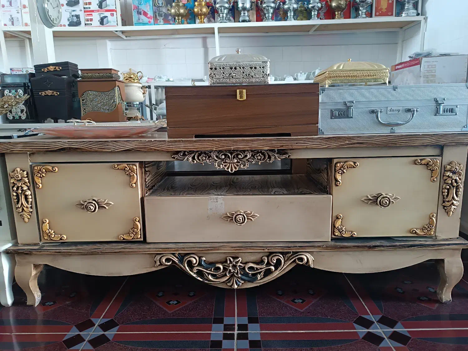 ۲۰ عدد بوفه و10میزتلوزیون بعلت تغییر شغل|بوفه، ویترین، کنسول|خدا آفرین, |دیوار