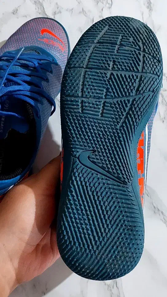 کتونی فوتبال|کیف، کفش، کمربند|شیروان (خراسان), |دیوار