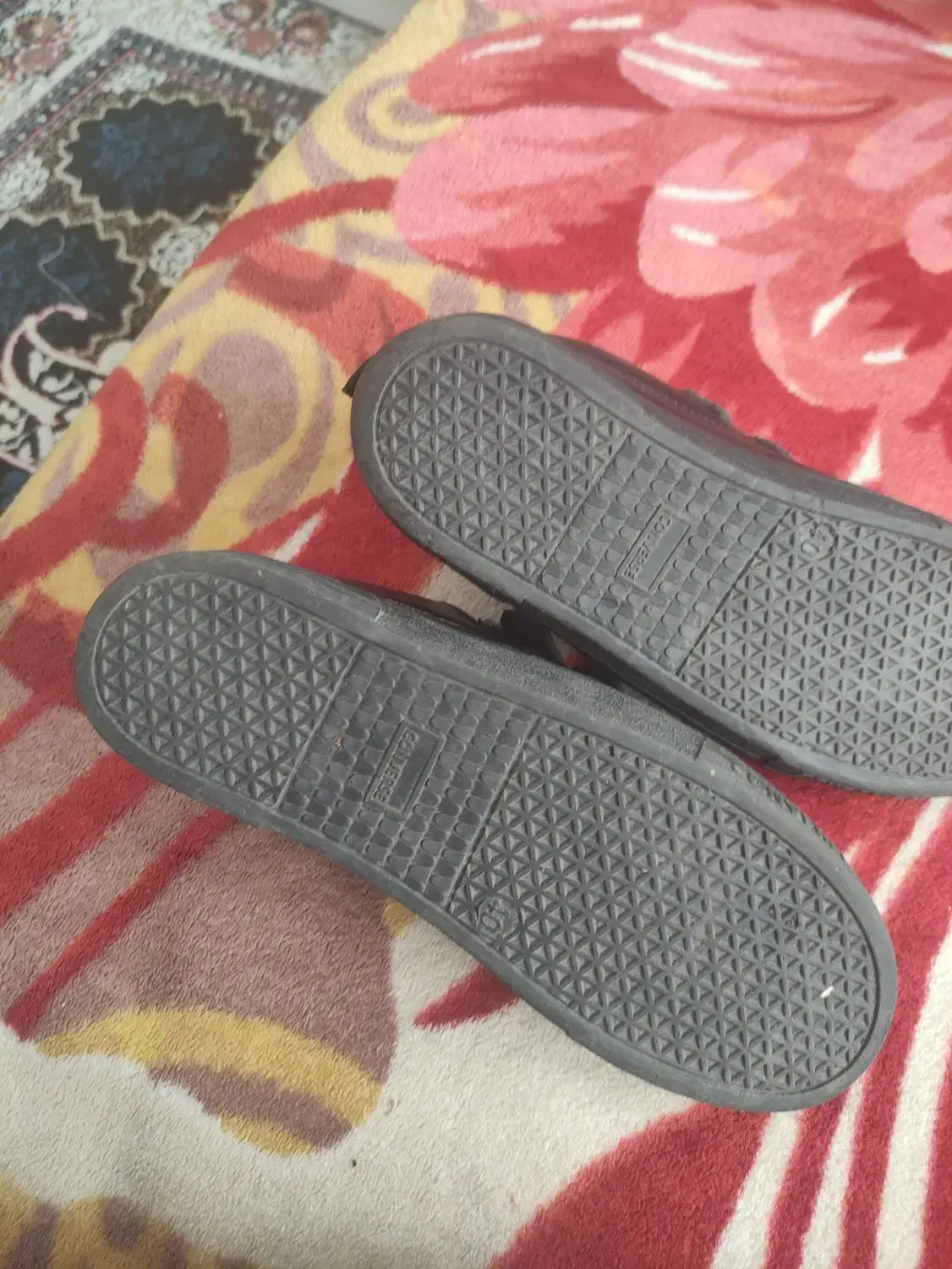 سلام کفش چسبی نونوسایز 39*40|کیف، کفش، کمربند|محمدیه-قزوین, |دیوار