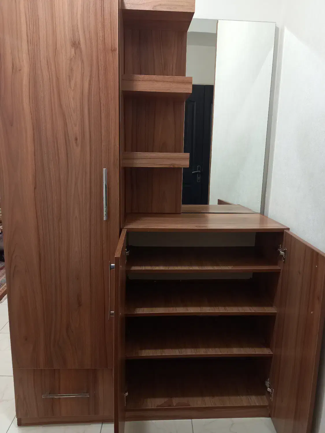 جاکفشی کمد|جاکفشی، کمد، دراور|محمدشهر, همایون ویلا|دیوار