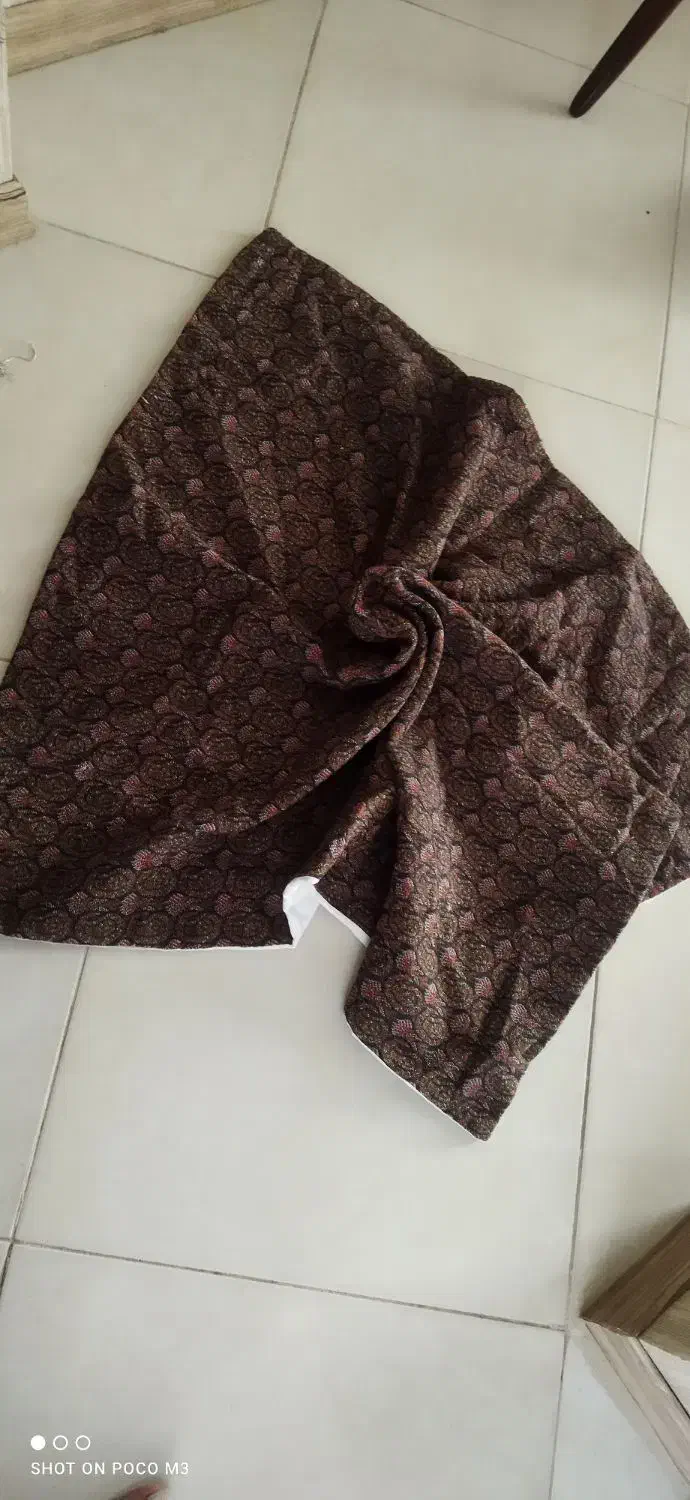 روبالشتی مخمل قدیمی طاووسی رومیزی سجاده قدیمی|صنایع دستی و سایر لوازم تزئینی|بیرجند, |دیوار