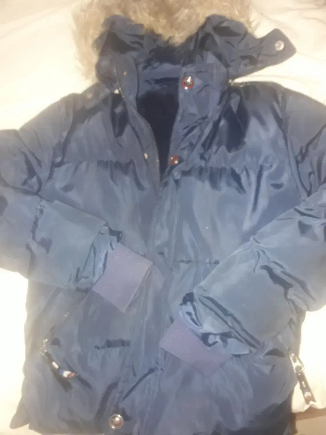 پوشاک در حد نو|لباس|رشت, دیانتی|دیوار