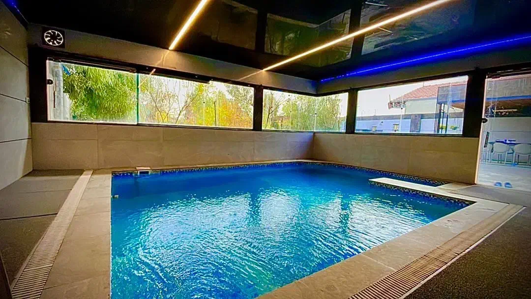 ویلا استخردار در ۱۰ دقیقه شهر اصفهان|اجارهٔ کوتاهمدت ویلا و باغ|اصفهان, سرشبادران|دیوار