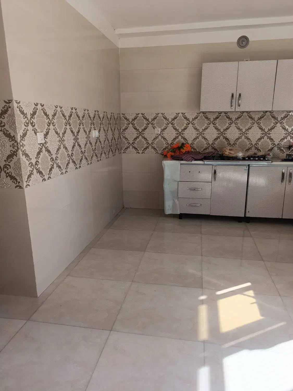 اجاره سالیانه ی طبقه ی اول تازه ساخت|اجارهٔ خانه و ویلا|اسالم, |دیوار