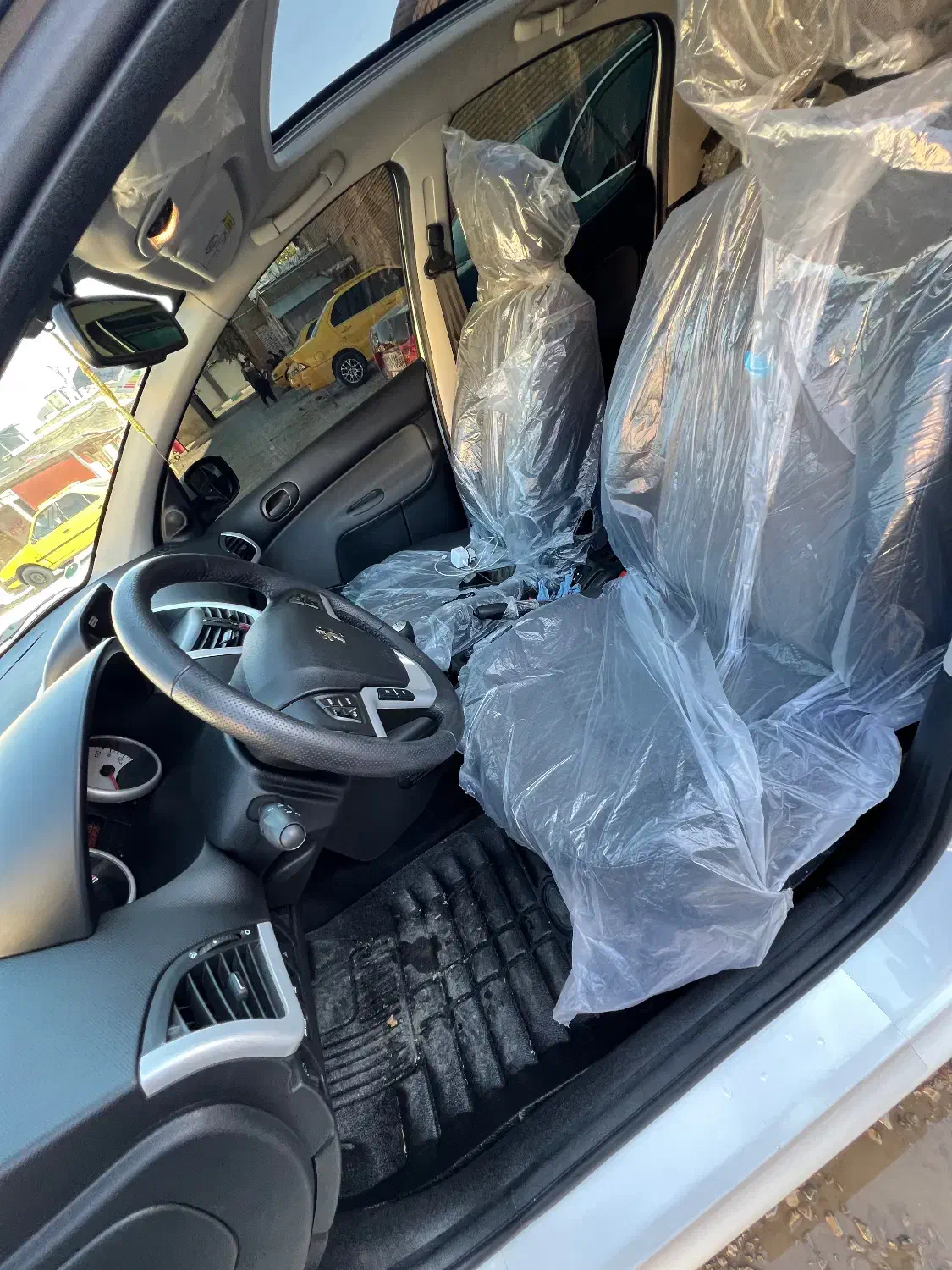 ۲۰۷ دنده مدل ۴۰۳|خودرو سواری و وانت|کرمانشاه, |دیوار