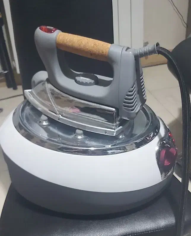 اتو بخار  مخزن دار سیلور کرست|اتو و لوازم اتو|رشت, نیکمرام|دیوار