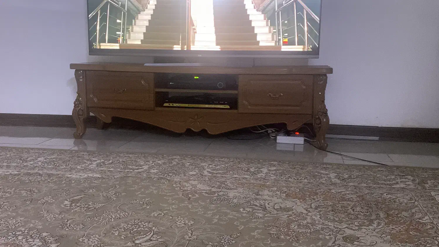 میز تلوزیون و آینه کنسول|بوفه، ویترین، کنسول|هشتگرد, شهرک پارسیان|دیوار