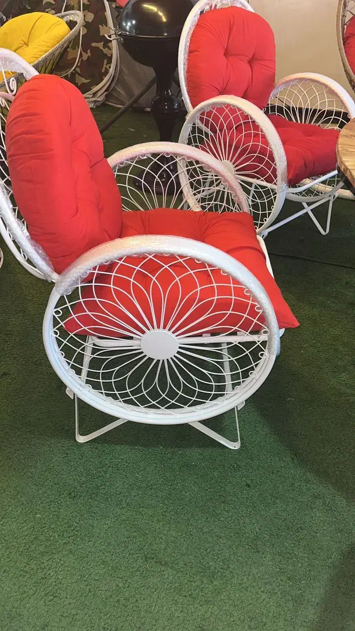 میز و صندلی فرفورژه با چتر سایبان آهن کنار برزنت|مبلمان خانگی و میز عسلی|تهران, شهرک پاسداران|دیوار