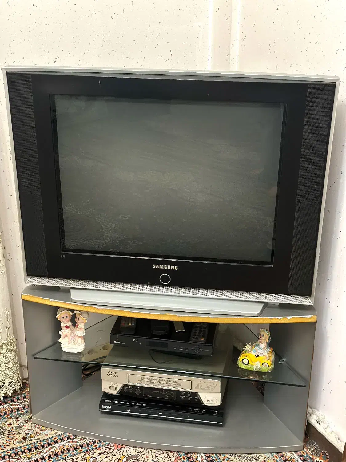 تلویزیون ۲۸اینچ صفحه تخت|تلویزیون و پروژکتور|قزوین, |دیوار