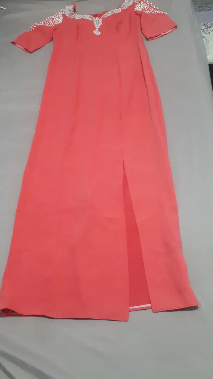 دو عدد لباس مجلسی|لباس|ایلام, |دیوار