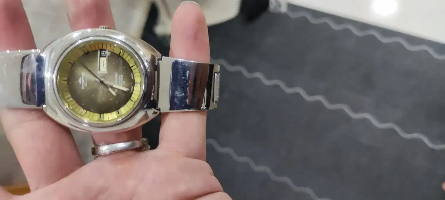 ساعت قدمت دار سلطنتی فورتیس|ساعت|کرج, دهقان ویلا|دیوار