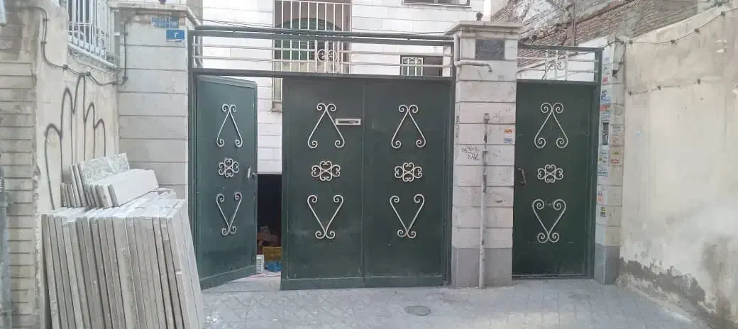 دوعدد در حیاط ماشین رو بزرگ و کوچک|مصالح و تجهیزات ساختمان|تهران, سلیمانی|دیوار