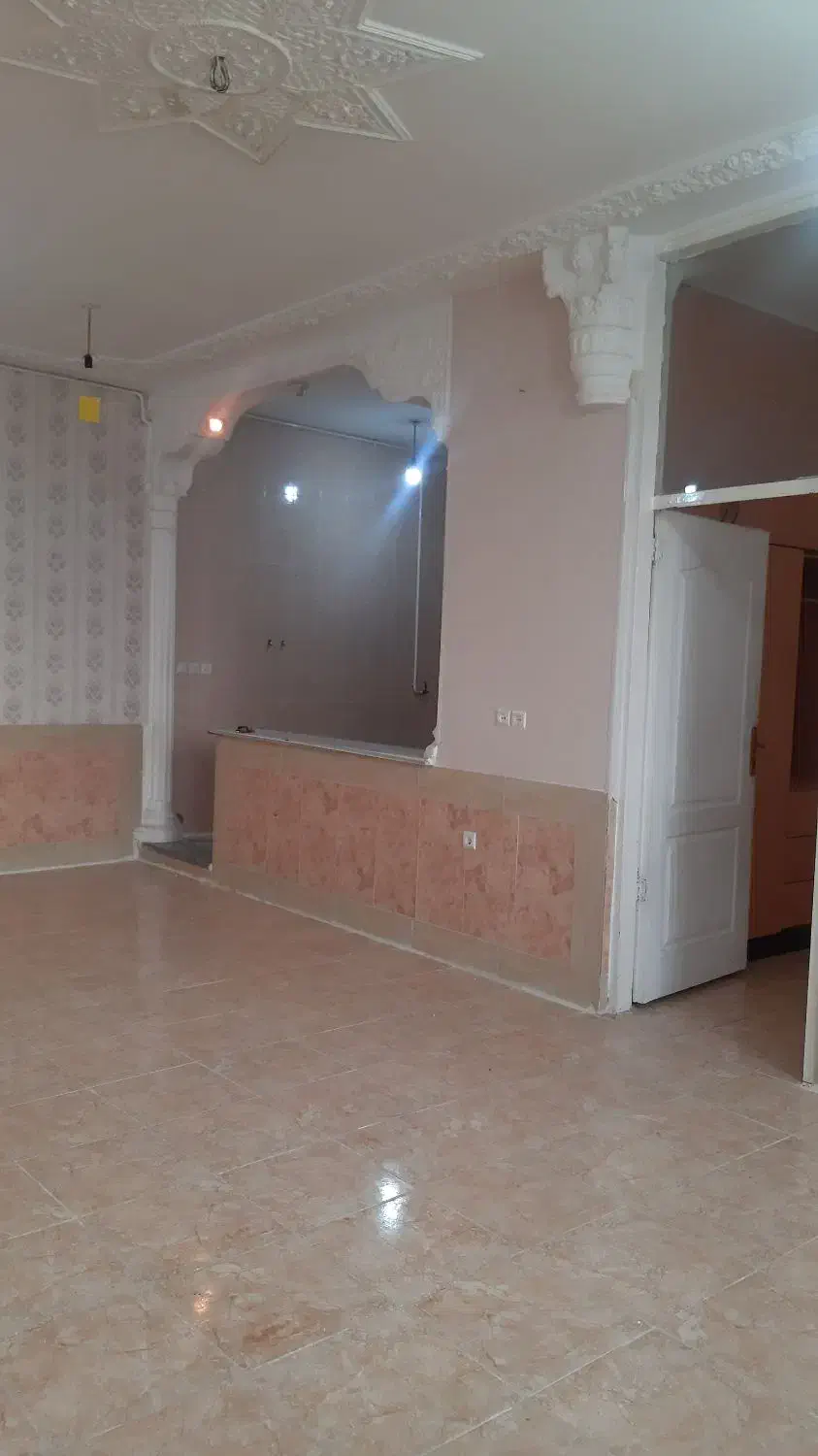 واحد آپارتمانی نبش خ جمهوری و خ دانش|اجارهٔ آپارتمان|دهلران, |دیوار