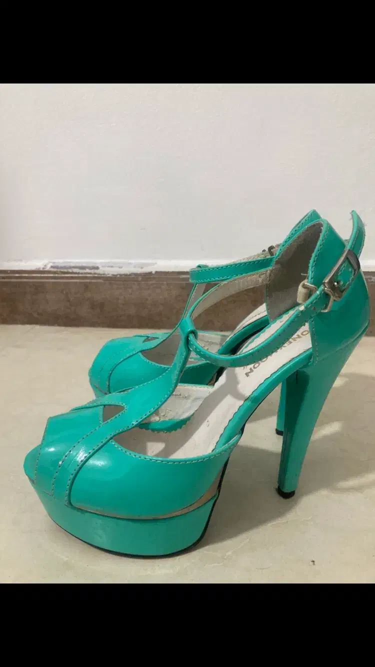 کفش مجلسی|کیف، کفش، کمربند|فریدون‌کنار, |دیوار