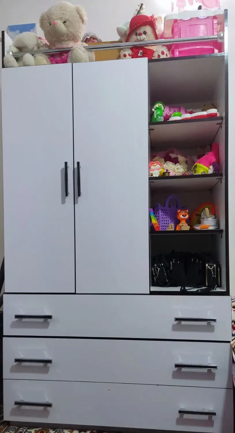 کمد|جاکفشی، کمد، دراور|گلبهار, شهر جدید گلبهار|دیوار