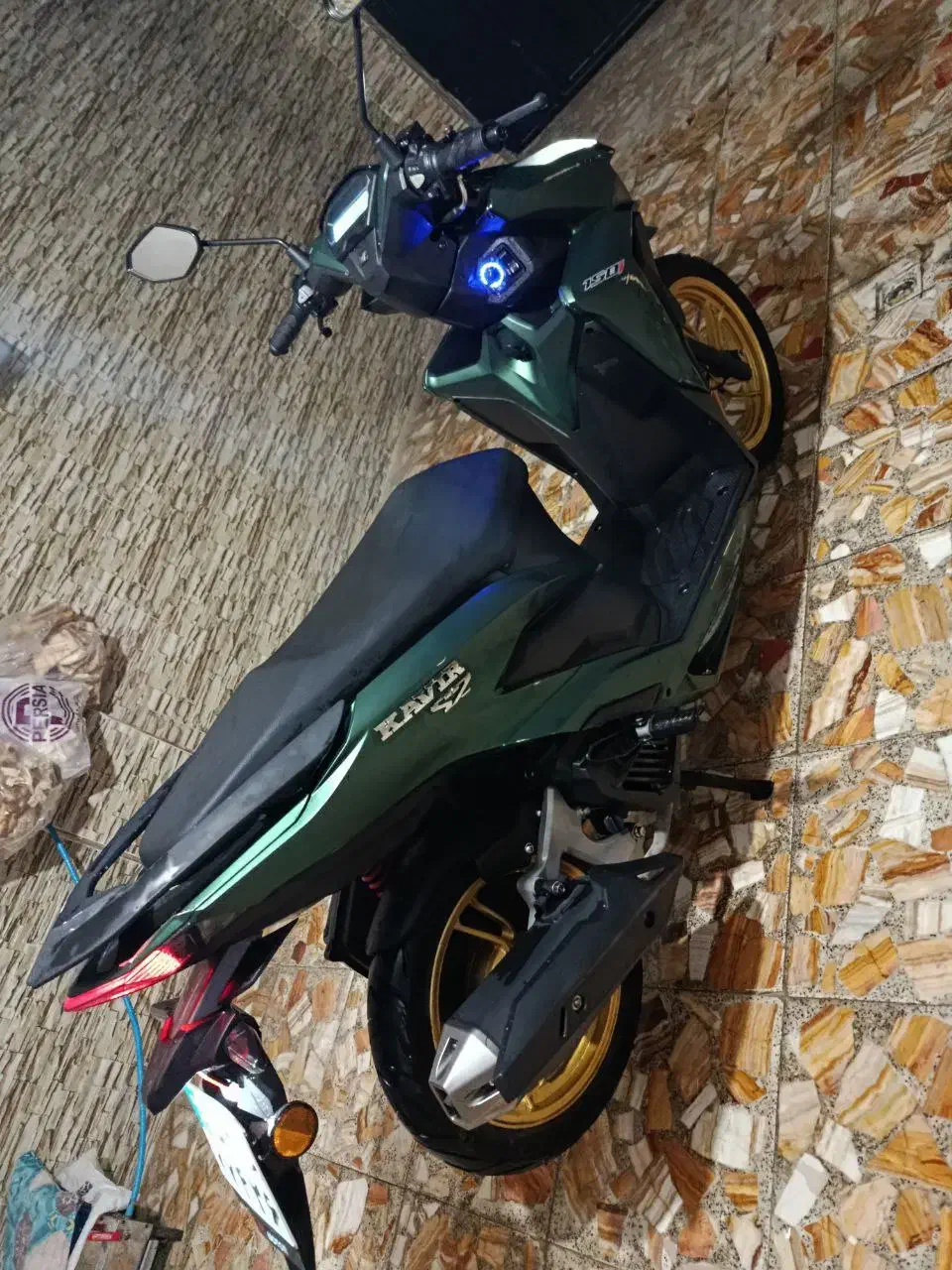 کلیک کویر سبز کله غازی|موتورسیکلت|بابل, |دیوار