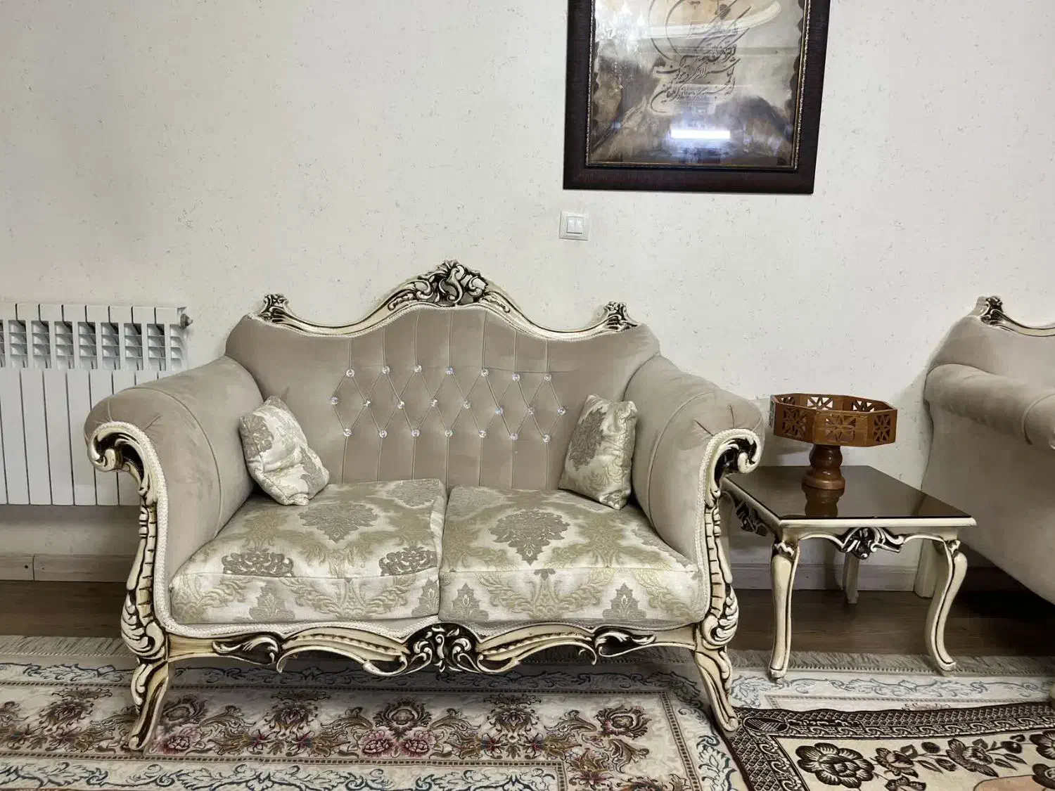 مبل ۹ نفره همراه با کاور پلاستیکی و میز وسط|مبلمان خانگی و میز عسلی|فریدونکنار, |دیوار