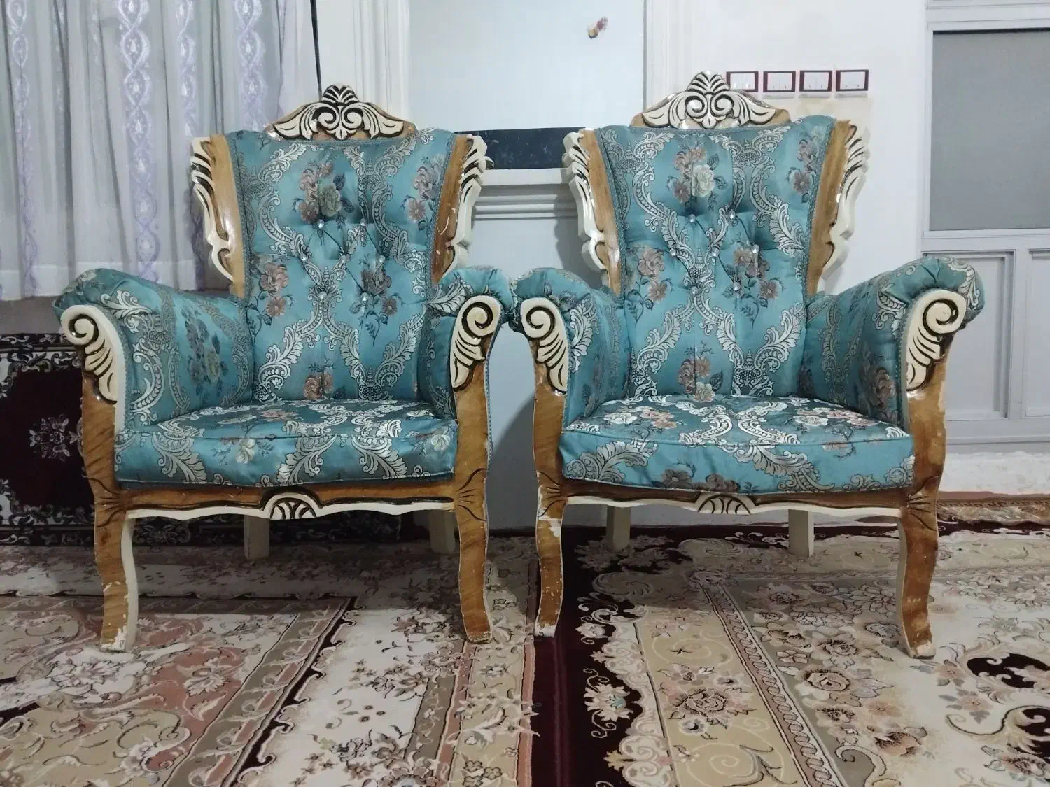 مبل سلطنتی۷نفره و یک گل|مبلمان خانگی و میز عسلی|سراب, |دیوار