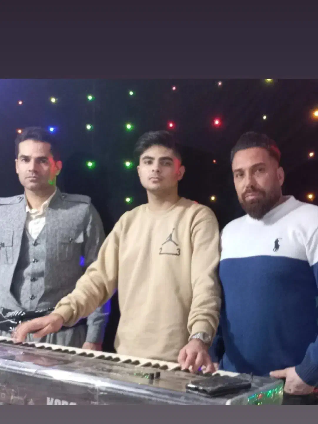 پروژکتور.       ارکستر وموسیقی ونورپردازی سهرابی|تلویزیون و پروژکتور|اسدآباد, |دیوار