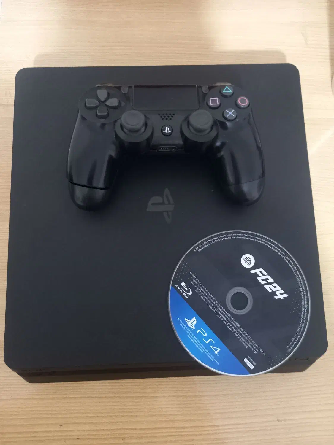 فروش پی اس فور اسلیم با سی دی فیفا ۲۴|کنسول، بازی ویدئویی و آنلاین|بوشهر, |دیوار