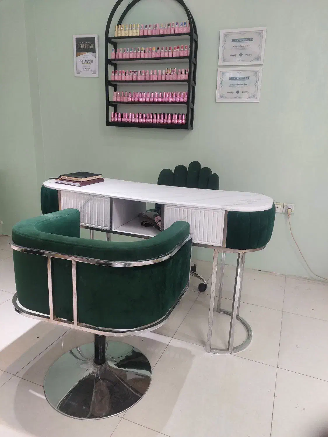 میز ناخنکار|آرایشگاه و سالن‌های زیبایی|محمدشهر, محمدشهر|دیوار