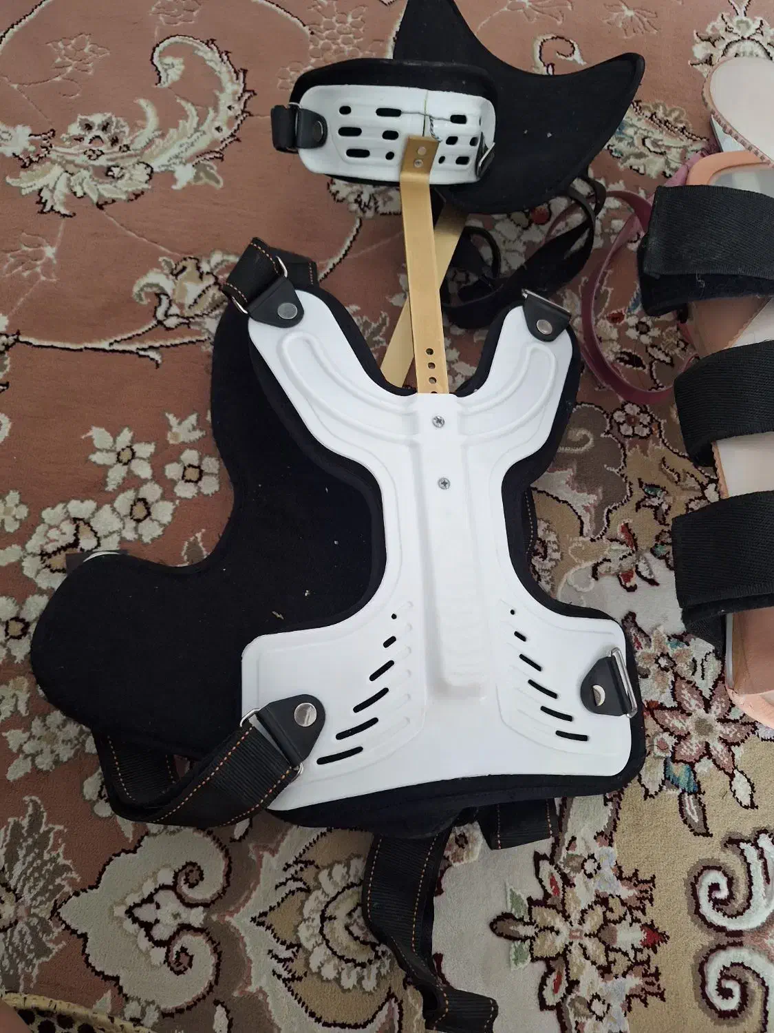 کمربند و گردنبند طبی|آرایشی، بهداشتی، درمانی|شاهین‌شهر, فردوسی|دیوار