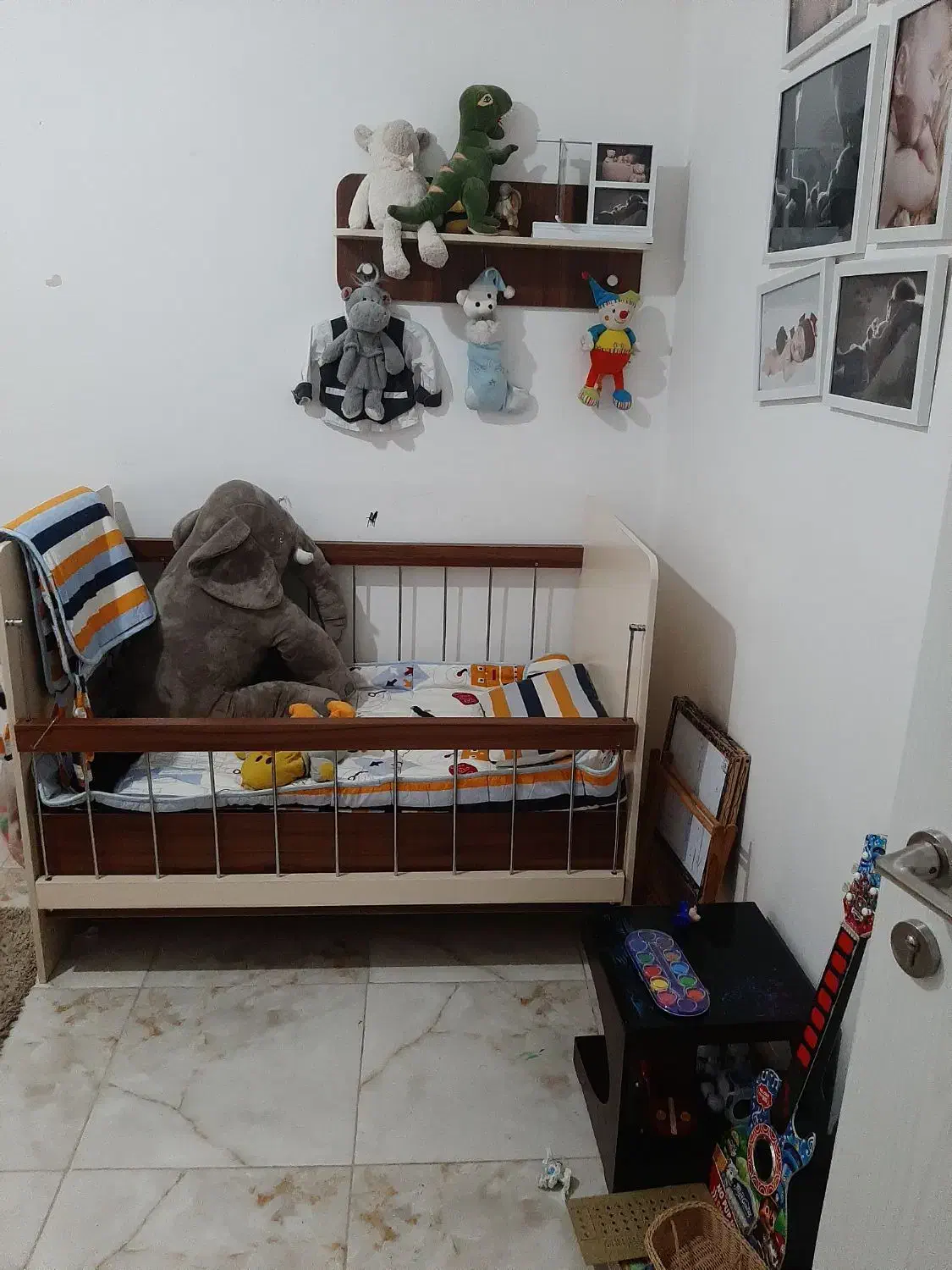 تخت کودک بسیار تمیز|اسباب و اثاث بچه|شیراز, رکن‌آباد|دیوار