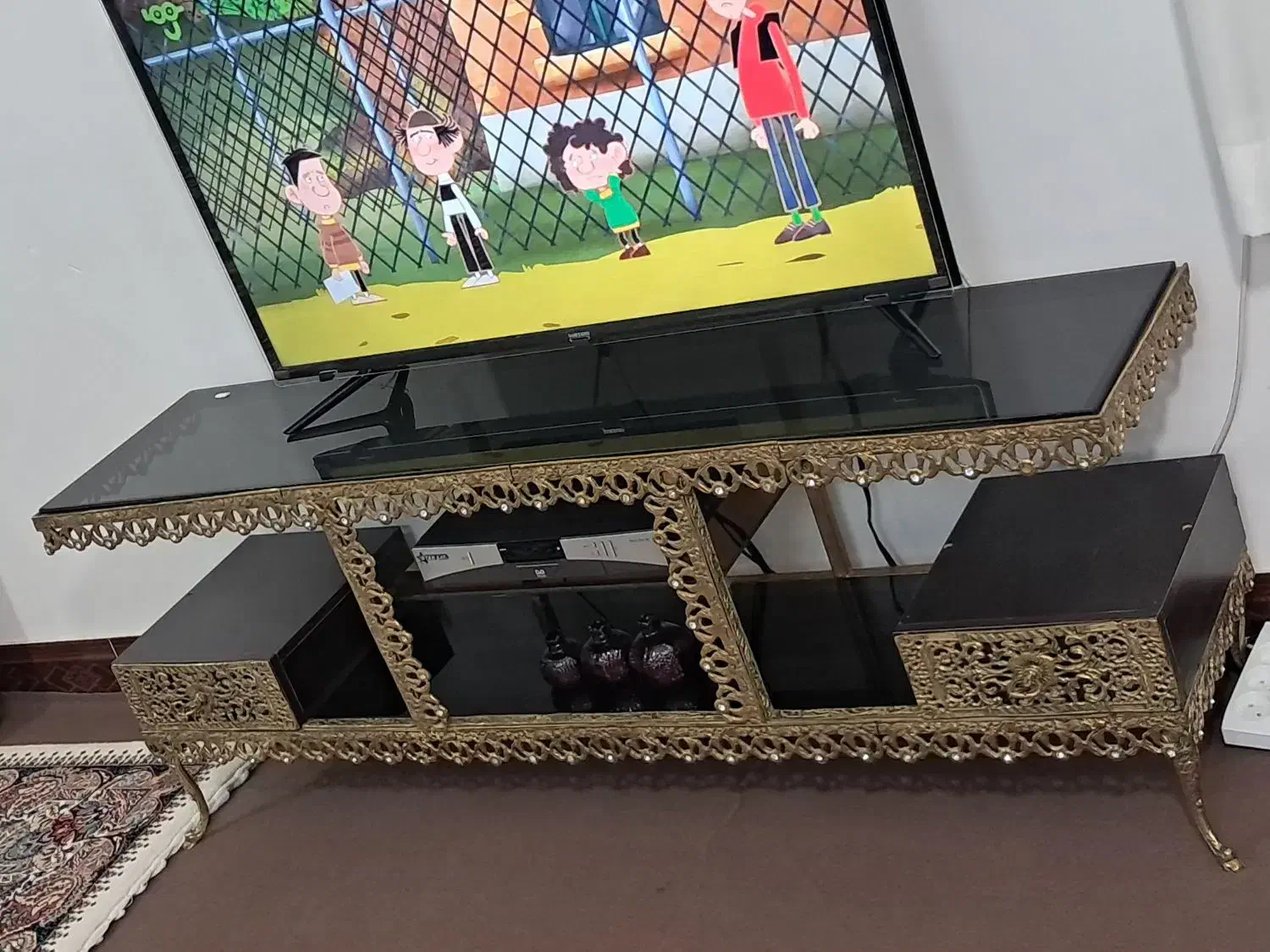 میزتی وی برنجی شیک|میز تلویزیون|اراک, |دیوار