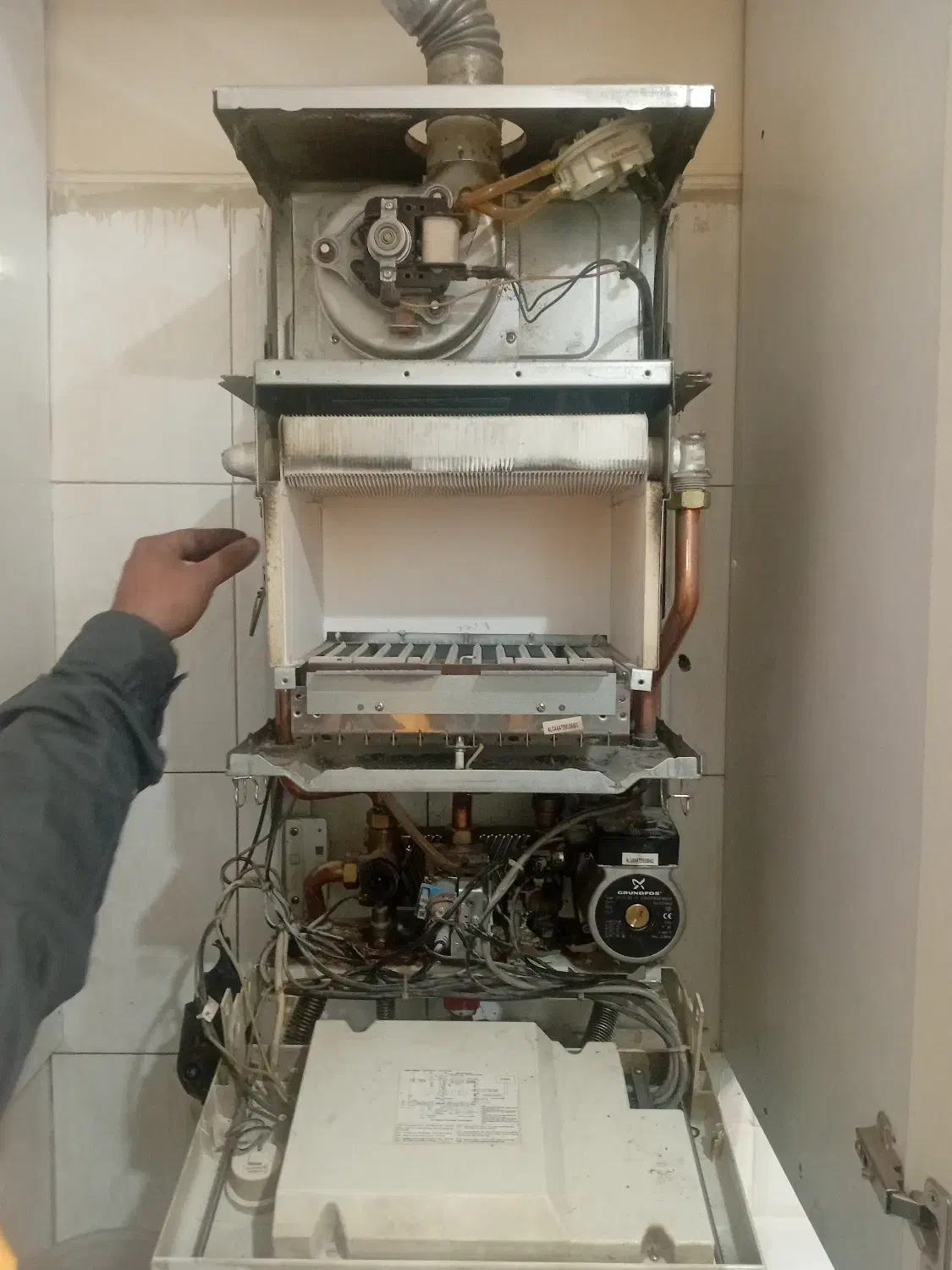 نصب و تعمیر فوری پکیج و آبگرمکن تهران|خدمات پیشه و مهارت|تهران, نیروی هوایی (پیروزی)|دیوار