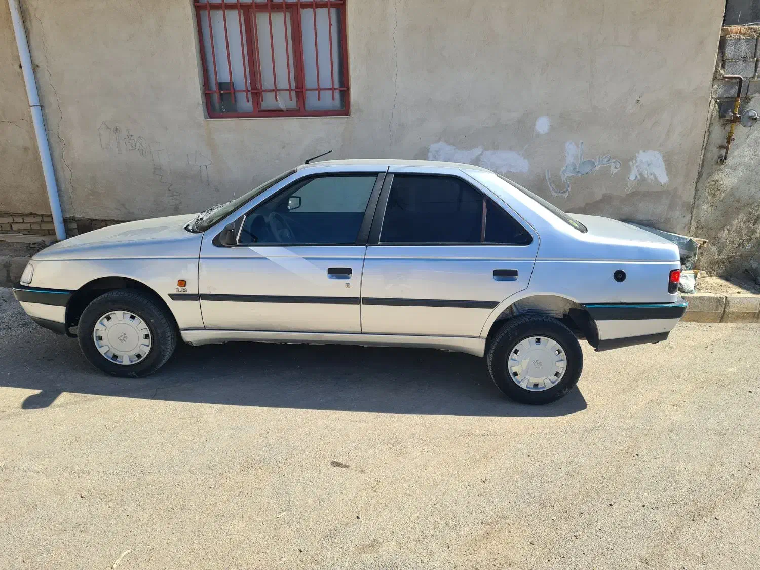 پژو ۴۰۵|خودرو سواری و وانت|اسدآباد, |دیوار