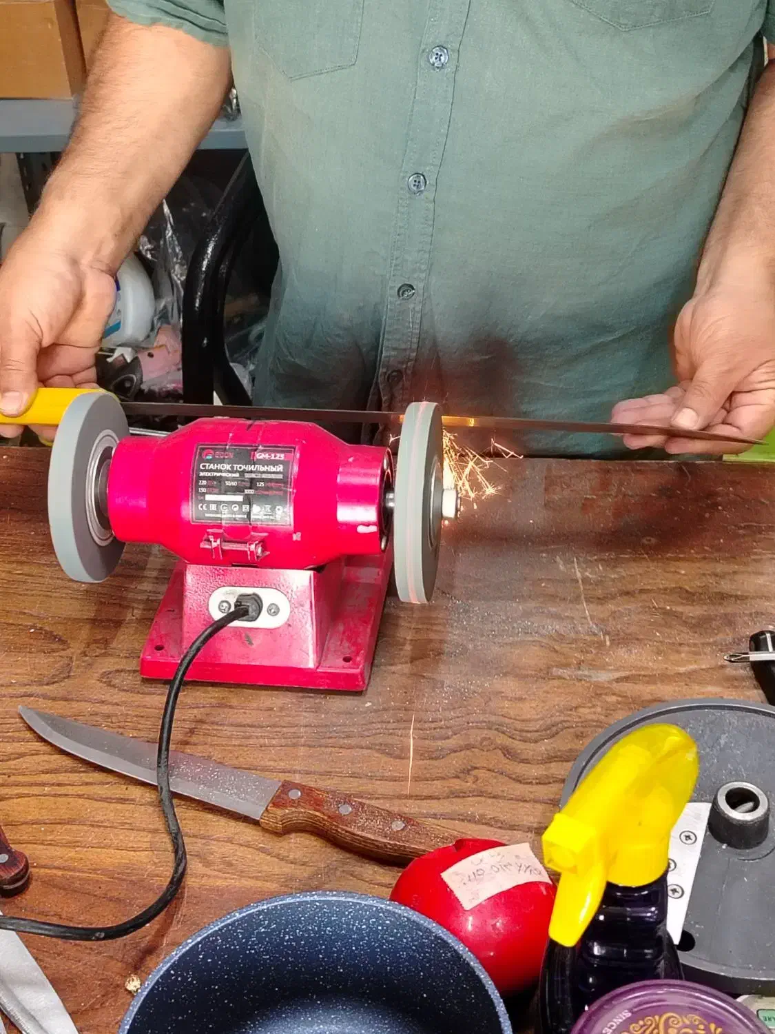 تیزکاری چاقو، قیچی، تیغ چرخ گوشت درمحل|ظروف پختوپز|مشهد, ولیعصر (شهرک غرب)|دیوار