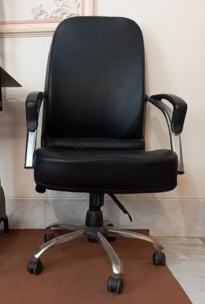 صندلی  چرخشی|صندلی و نیمکت|گلپایگان, |دیوار